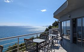 Ark Beach Apartments